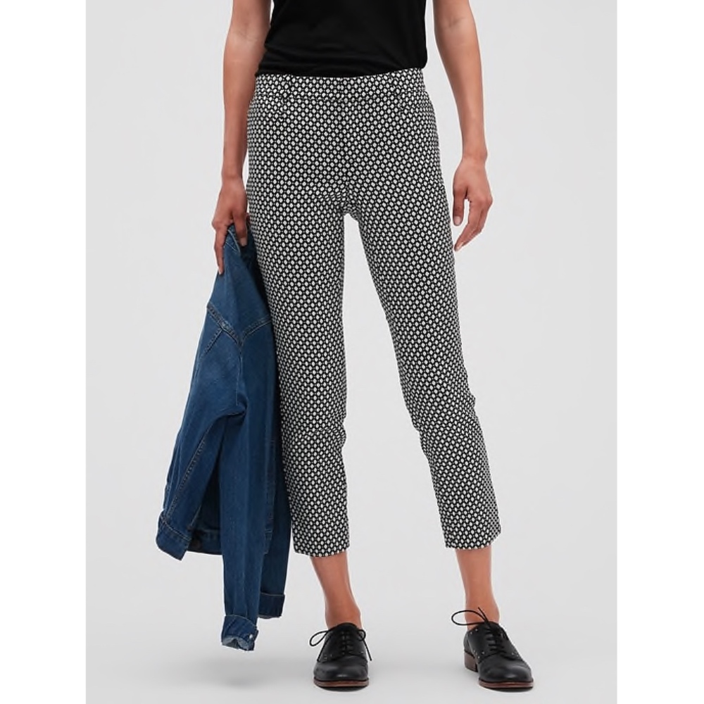 Sloan Diamond Jacquard Stretch Slim Crop Pant